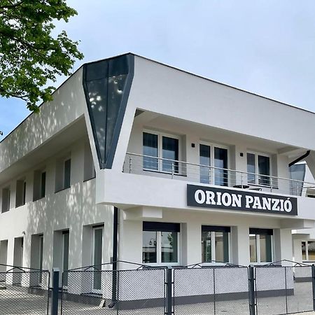 לינה וארוחת בוקר Hajdúszoboszló Orion Panzio מראה חיצוני תמונה